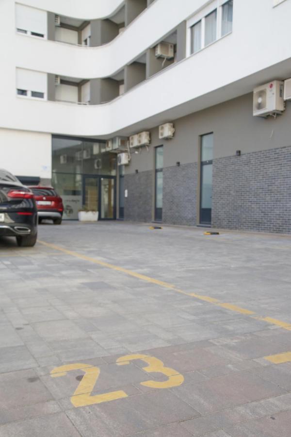 Supernova City Center - Free Private Parking Novi Sad Luaran gambar